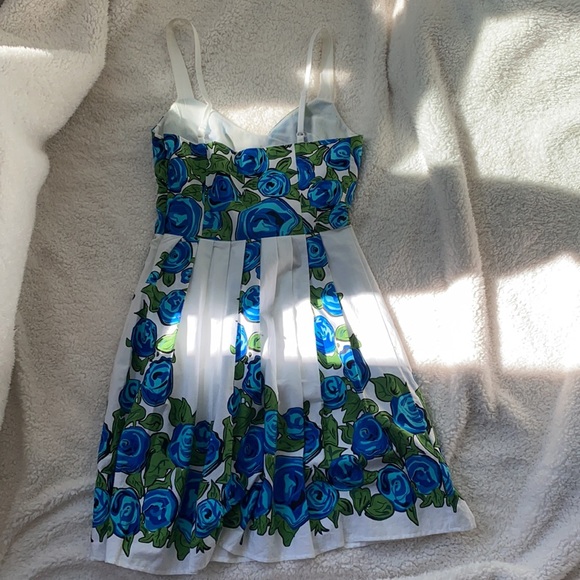 Guess Pleated Dress - Picture 6 of 8